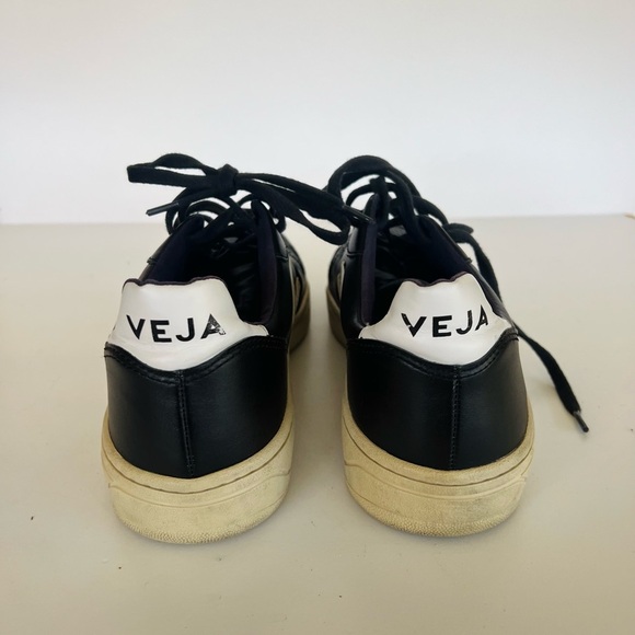 Veja V-10 Black Leather Sneakers, size 41 - Picture 3 of 13